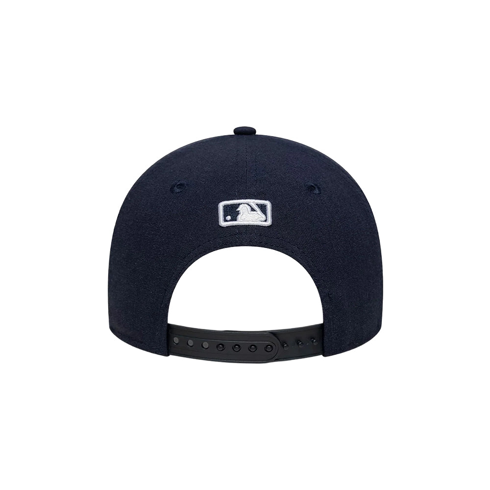 NEW ERA New York Yankees MLB Linen 9FORTY M-Crown Adjustable Cap