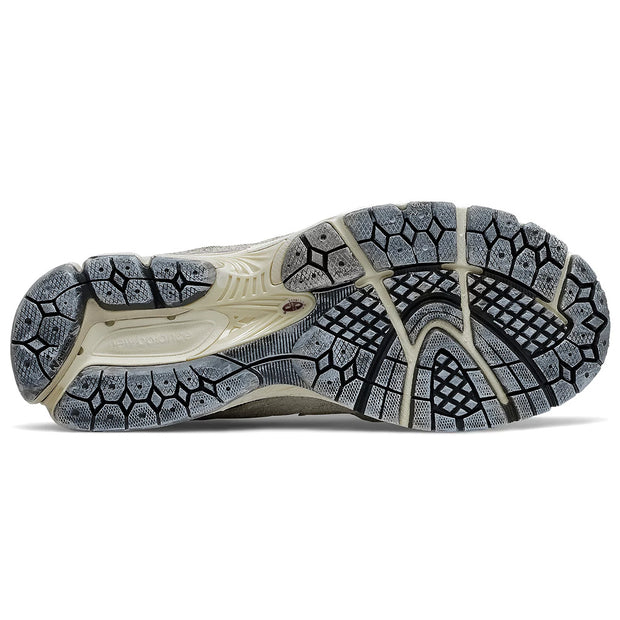 NEW BALANCE 2002R Protection Pack