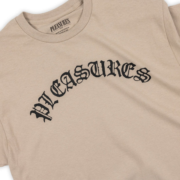 PLEASURES Old e Logo T-shirt